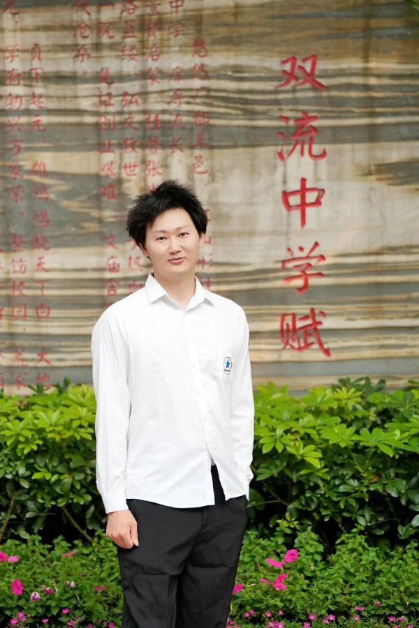 仁信配资 “全程陪考”物理老师高考637分: 钱包不保! 不填志愿不占录取名额